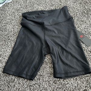 Women’s Mono B biker shorts size S